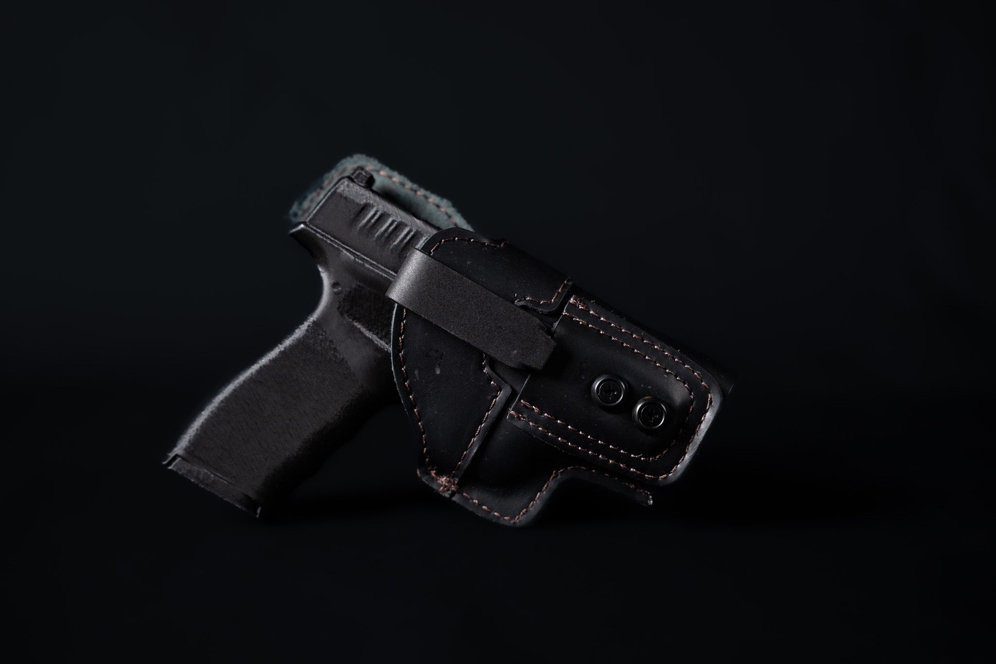 נרתיק עור פנימי (IWB) לאקדח Hellcat Pro מבית MOR SINAI GEAR