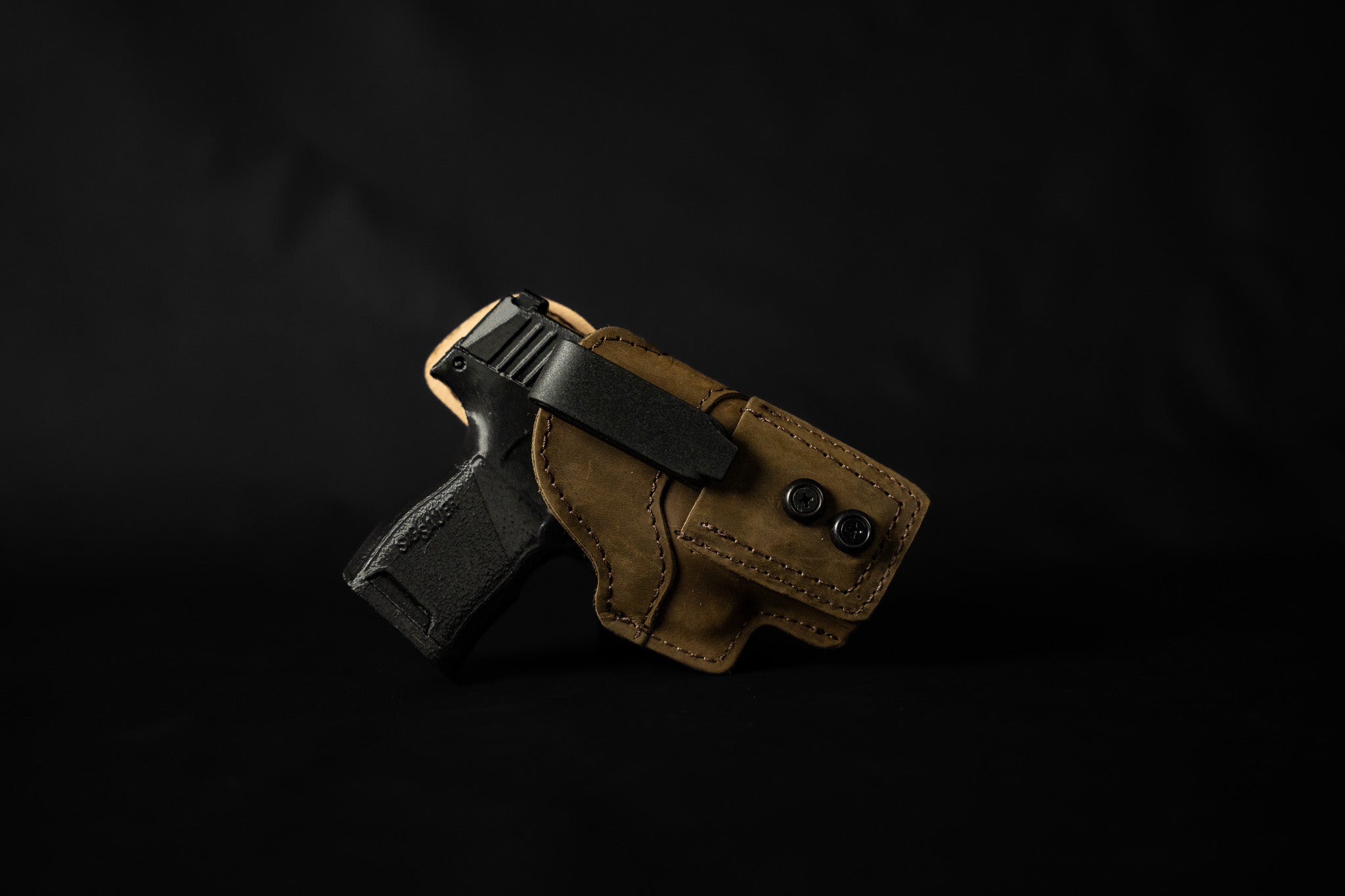 נרתיק עור פנימי (IWB) לאקדח Sig Sauer P365 מבית MOR SINAI GEAR