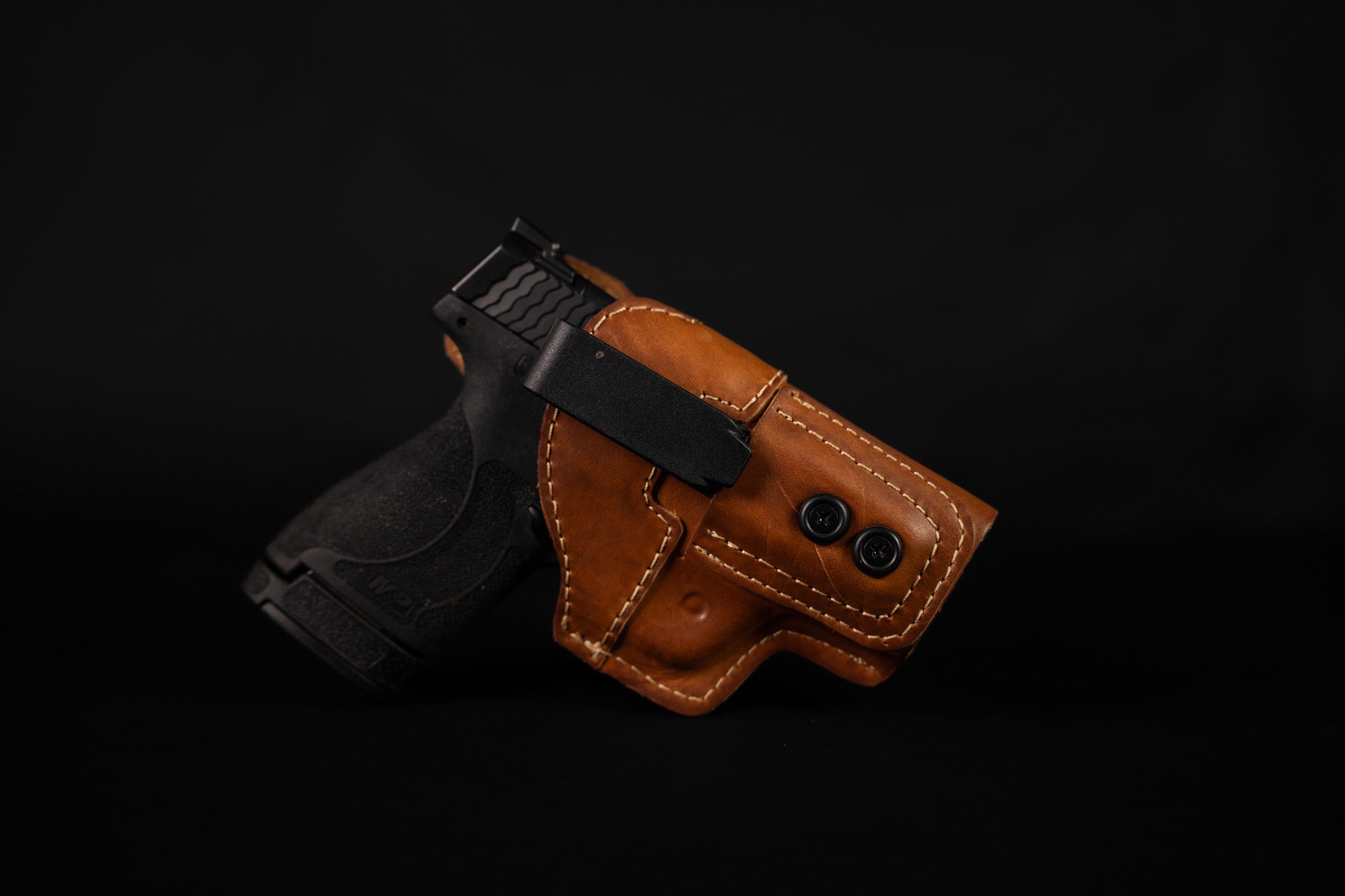 נרתיק עור פנימי (IWB) לאקדח Smith & Wesson Shield Plus מבית MOR SINAI GEAR