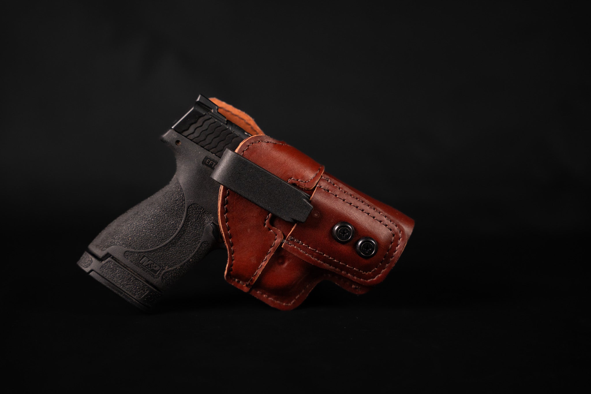 נרתיק עור פנימי (IWB) לאקדח Smith & Wesson Shield Plus מבית MOR SINAI GEAR